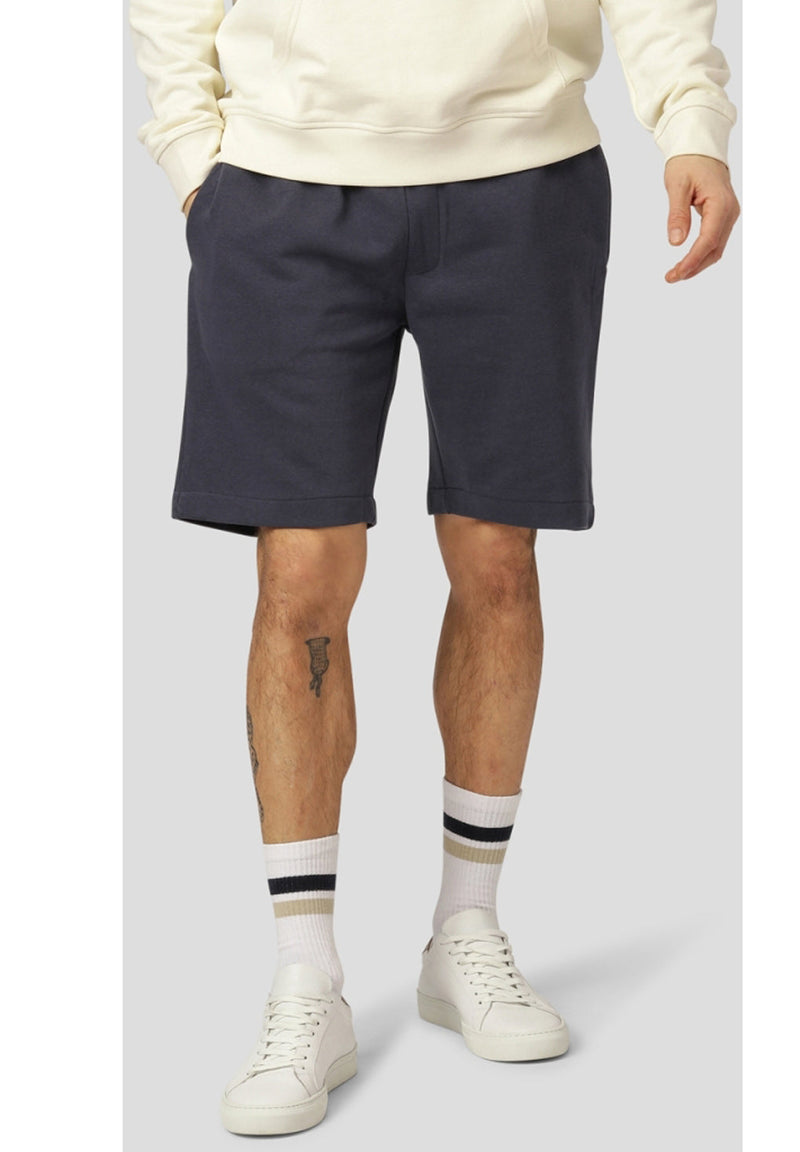 Clean Cut Basic Organic Shorts hos Stillo