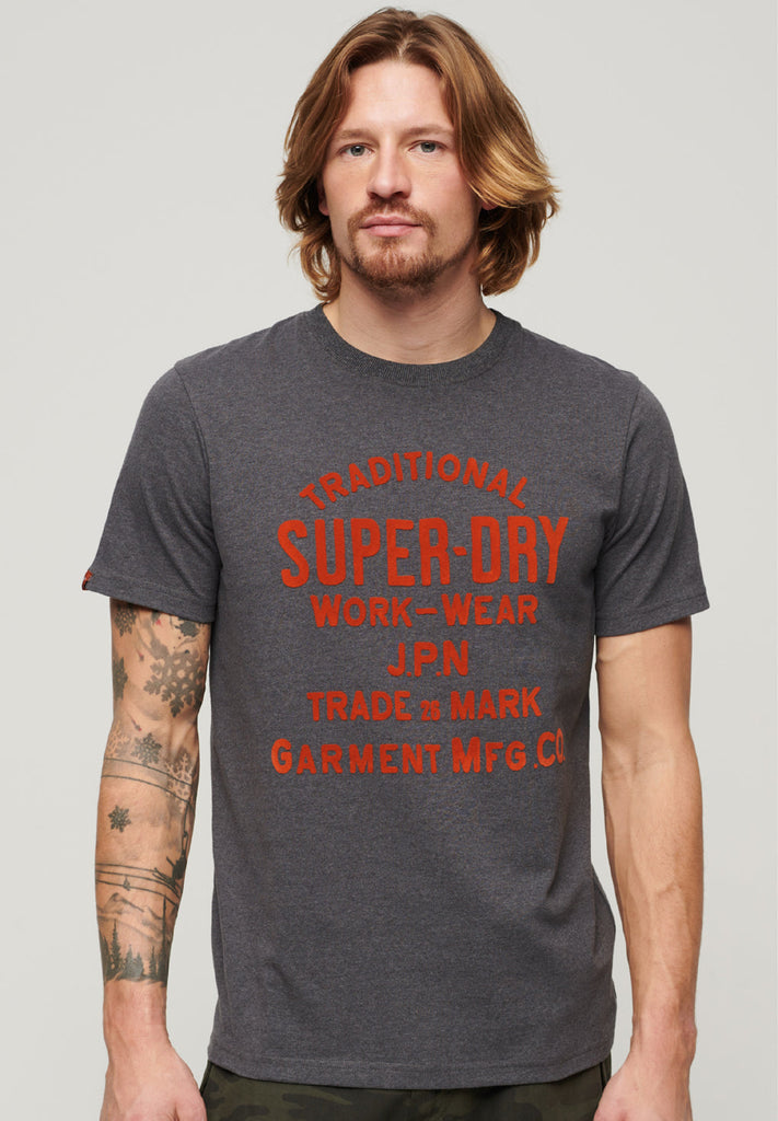 Superdry Workwear Flock Graphic T-Shirt hos Stillo