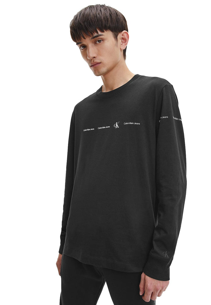 Calvin Klein Jeans Repeat Logo Long Sleeve T-Shirt hos Stillo