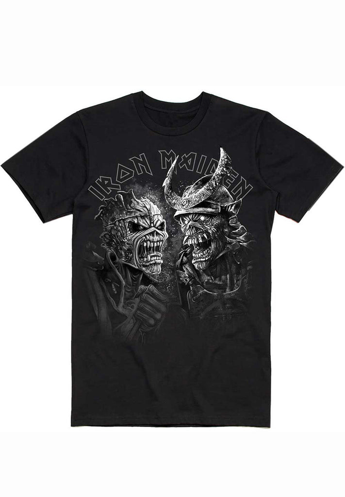 Iron Maiden Senjutsu Large Grayscale Heads T-Shirt hos Stillo