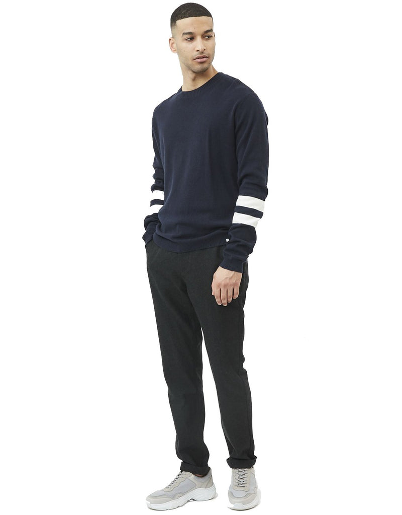 Minimum Ugge 2.0 Chino Pants hos Stillo