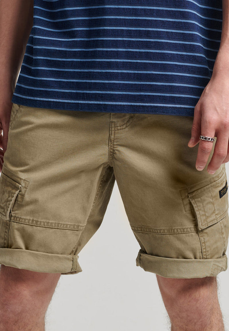 Superdry Core Cargo Shorts hos Stillo