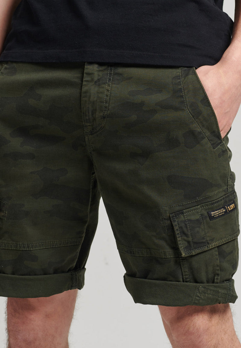 Superdry Core Cargo Shorts hos Stillo