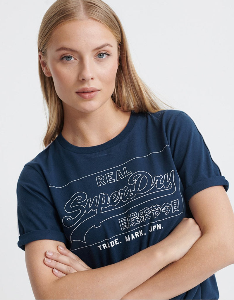 Superdry Lady Vintage Logo Outline Piping Boxy T-Shirt hos Stillo