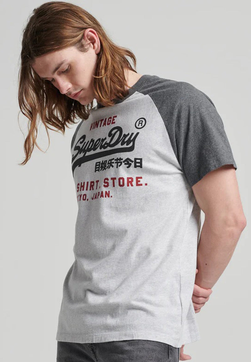 Superdry Organic Cotton Vintage Logo Raglan T-Shirt hos Stillo