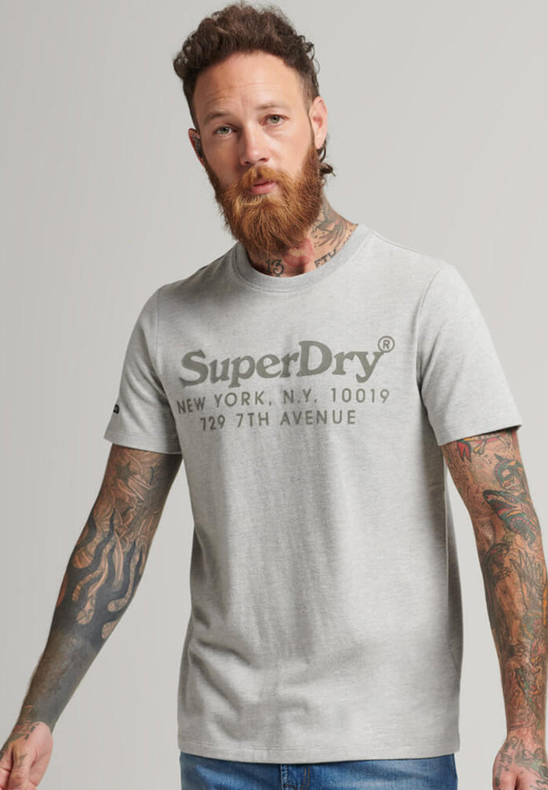 Superdry Vintage Venue Tonal T-shirt hos Stillo