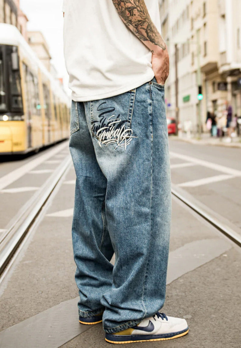 Tribal Gear Script Baggy Jeans hos Stillo